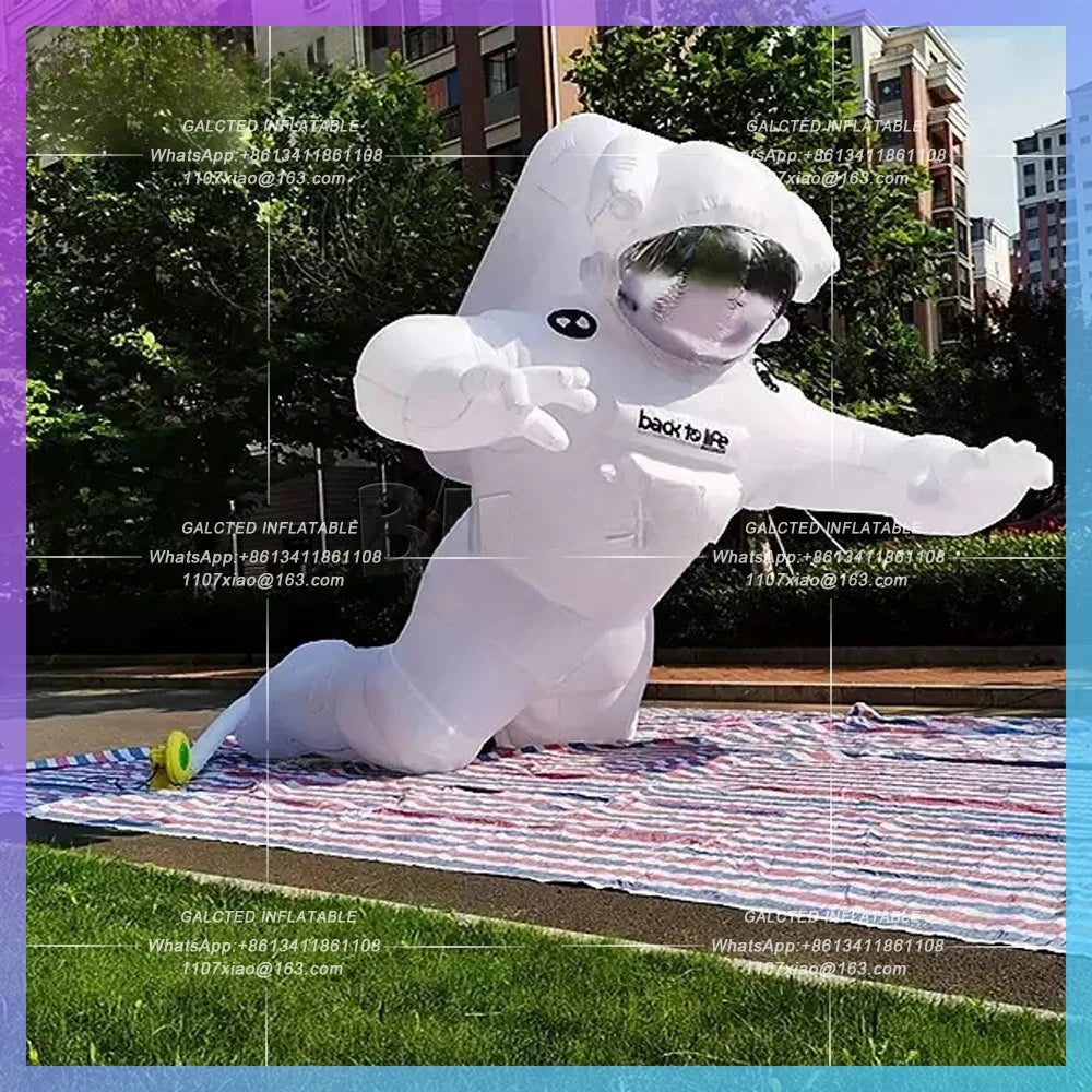 Inflatable Alien Astronaut Spaceman Characters Advertising Giant  With LED Lights Flying Space Man For Party Decoration